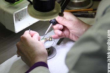 сборка усилителей для слуховых аппаратов сборка усилителей для слуховых аппаратов